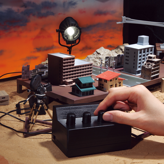 円谷プロ完全協力!昭和の撮影現場をミニチュア再現した『特撮ジオラマ