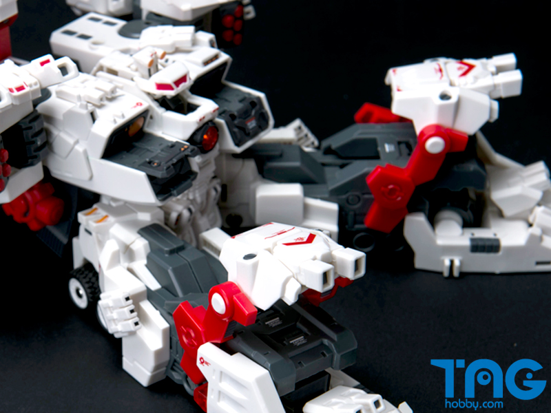 TITAN32