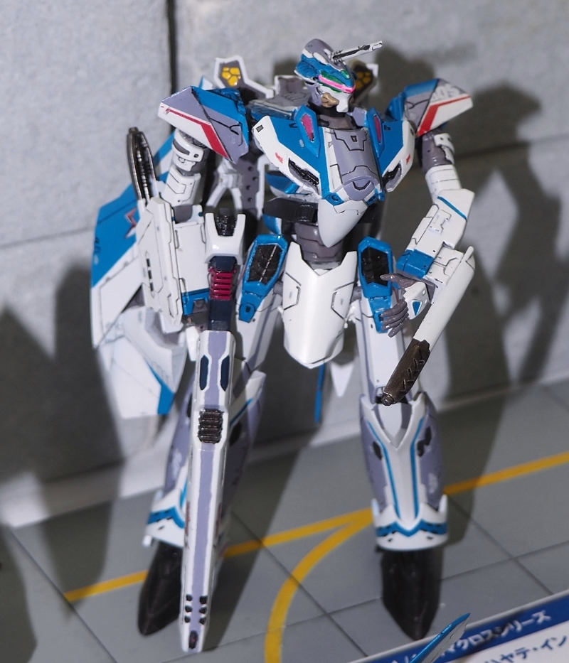T004