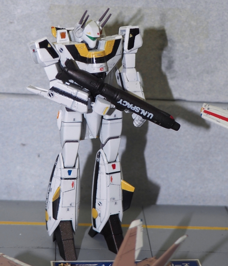 T009