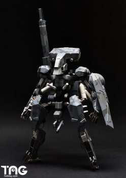 001E
