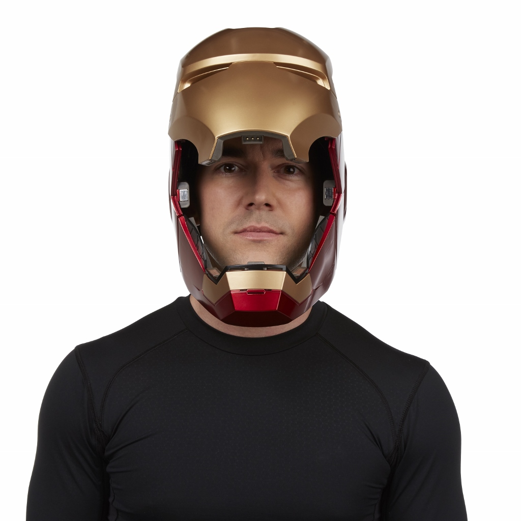 B7435AS00_DAD_AVN_LegendsGearIronManHelmet_life_6091 (1024x1024)