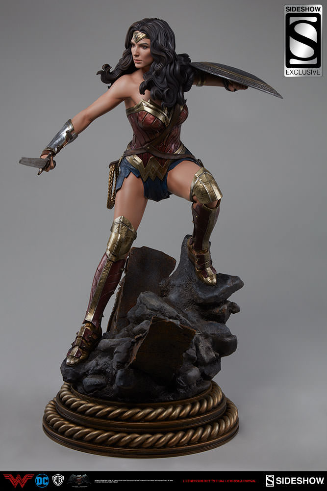 dc-comics-batman-vs-superman-wonder-woman-premium-format-3004001-02