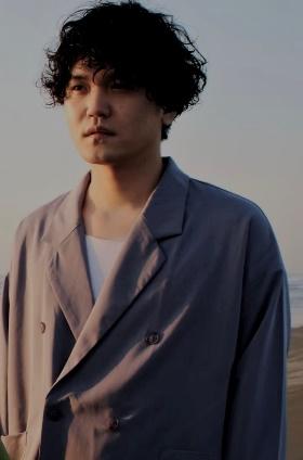 人, 男, 衣料, 立つ が含まれている画像

AI 生成コンテンツは誤りを含む可能性があります。