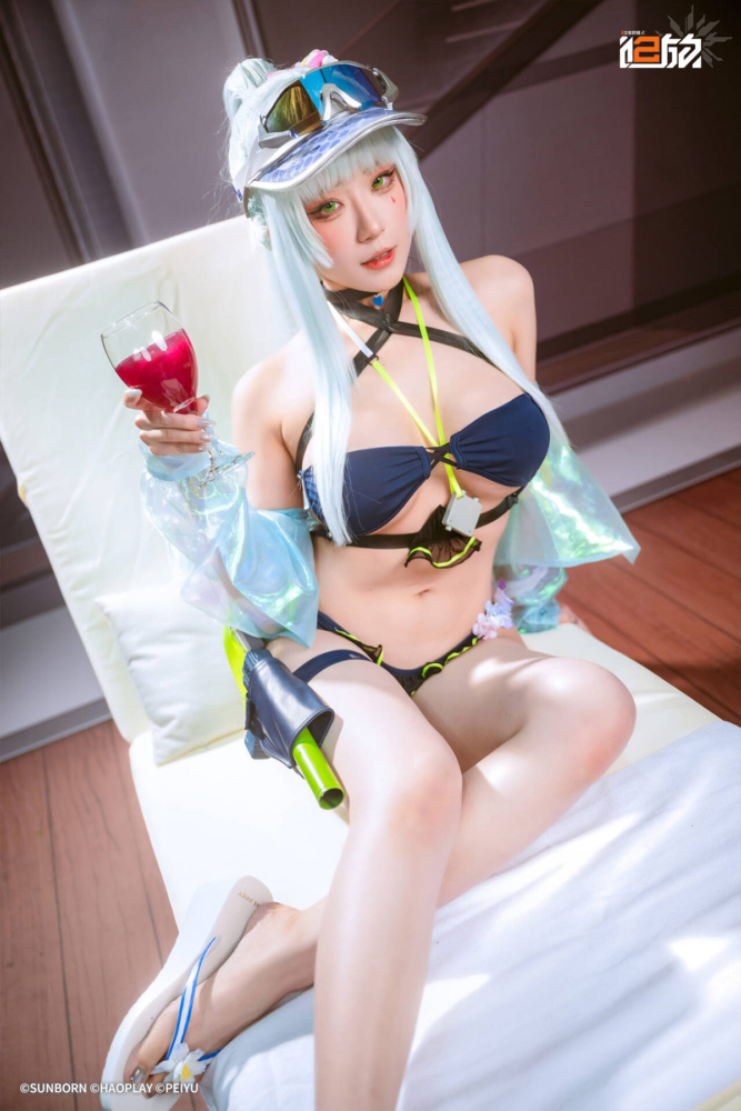一張含有 人的臉孔, 服裝, model, 人員 的圖片

AI 產生的內容可能不正確。