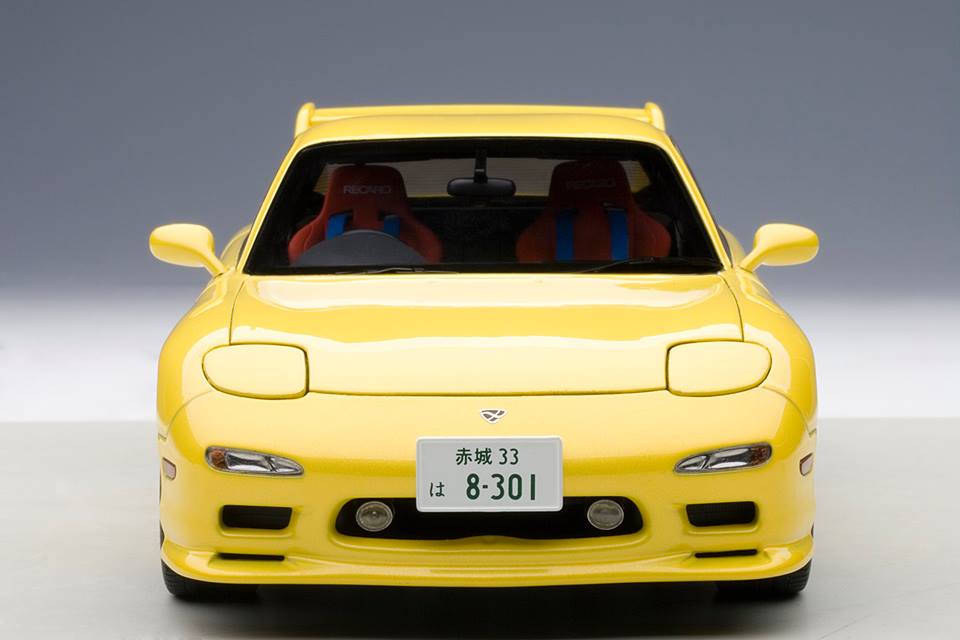 AUTOart 1/18 マツダ アンフィニ RX-7 新劇場版 頭文字D AUTOart 1/18 マツダ アンフィニ RX-7 (FD3S) 新劇場版 『頭文字