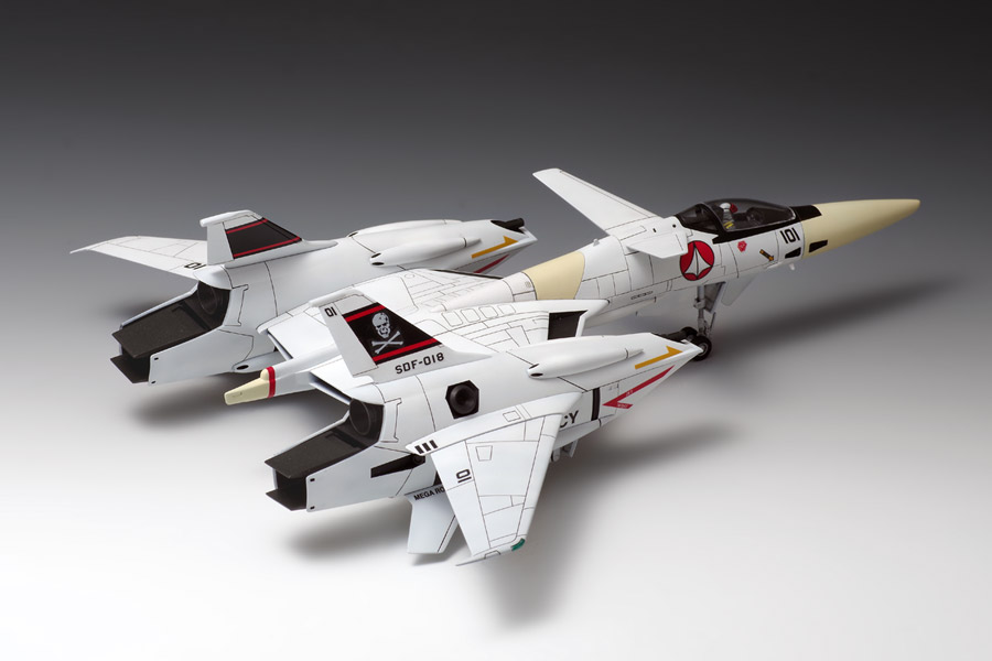 wave 延期至2018年3月发售: 模型 1/72《超时空要塞 (macross)》vf-4