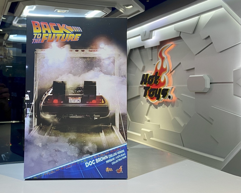1/6 Sixth Scale Figure: Doc Brown (Deluxe Version) Back To The Future Movie Masterpiece 1/6 Action Figure By Hot Toys