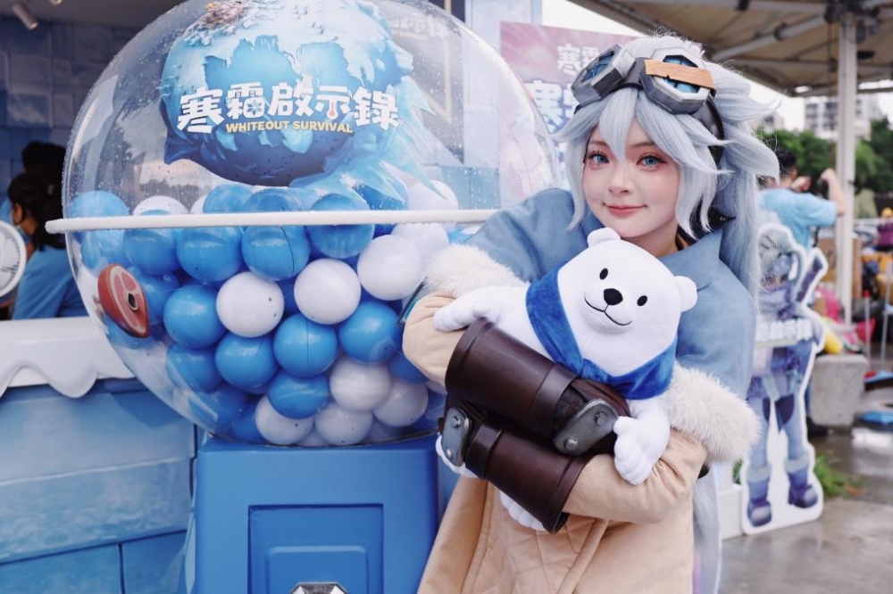 一張含有 服裝, 人的臉孔, 人員, 微笑 的圖片
AI 產生的內容可能不正確。