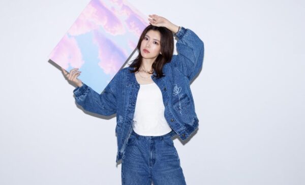 帽子をかぶっている女の子 AI 生成コンテンツは誤りを含む可能性があります。